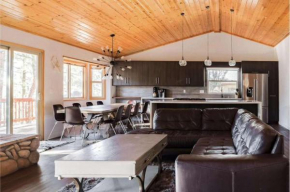 Wolf's Den by AvantStay Sleek & Modern w Hot Tub & Views
